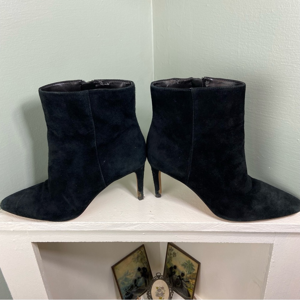 3/$9 Vince Camuto Allost Black Suede Leather Ankle Mid-Heel Booties Boots Pointy - Picture 11 of 16